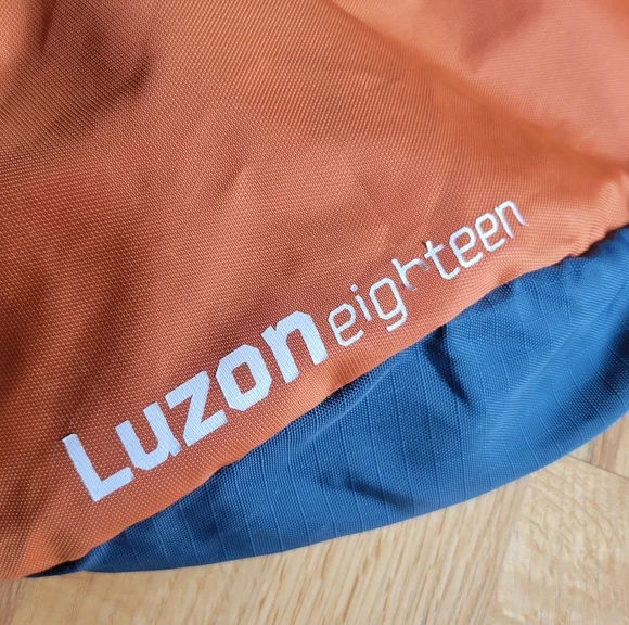 Cotopaxi Luzon Eighteen 18 L Del Dia Pack Daypack Backpack Unisex Orange Blue - Picture 2 of 13